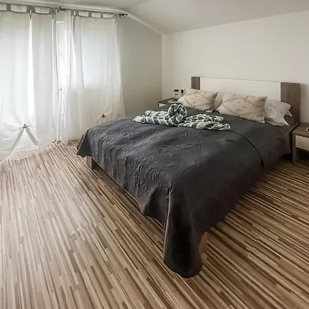 2 Bedroom Cozy Apartment In Krsan Apartman *