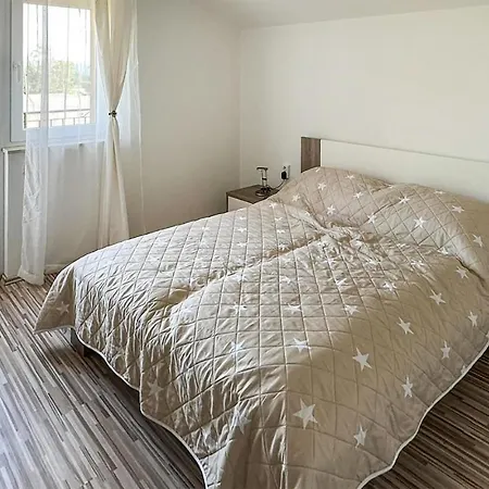 2 Bedroom Cozy Apartment In Krsan